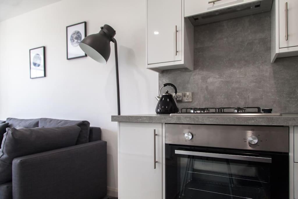 Stunning 2 Bed Apartment With Sea Views, Penzance Exteriör bild