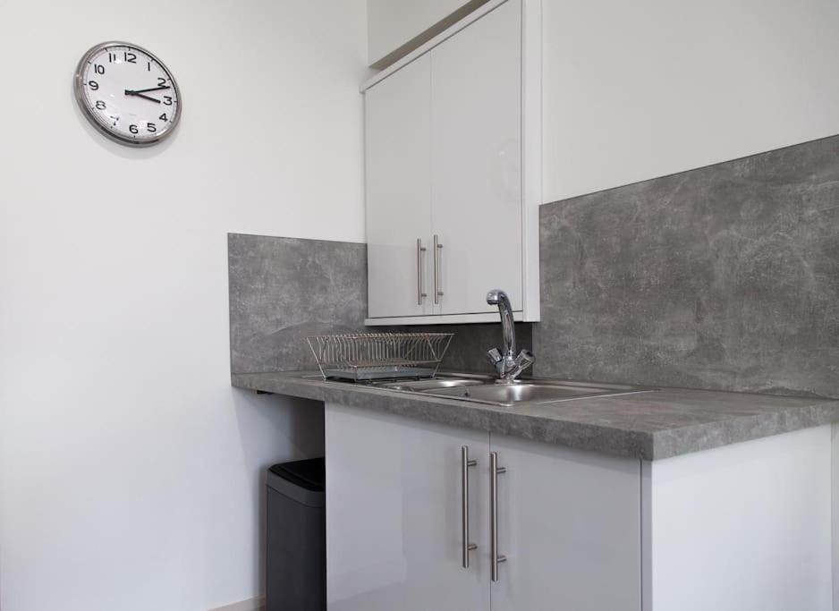 Stunning 2 Bed Apartment With Sea Views, Penzance Exteriör bild