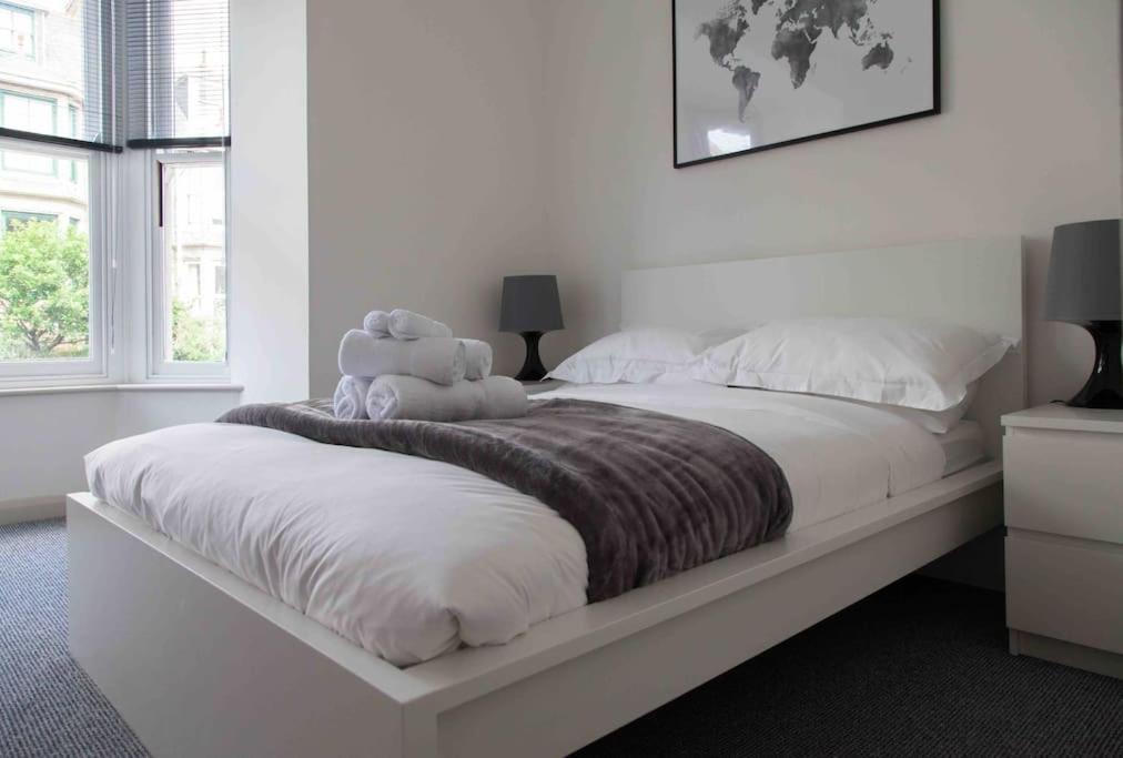 Stunning 2 Bed Apartment With Sea Views, Penzance Exteriör bild