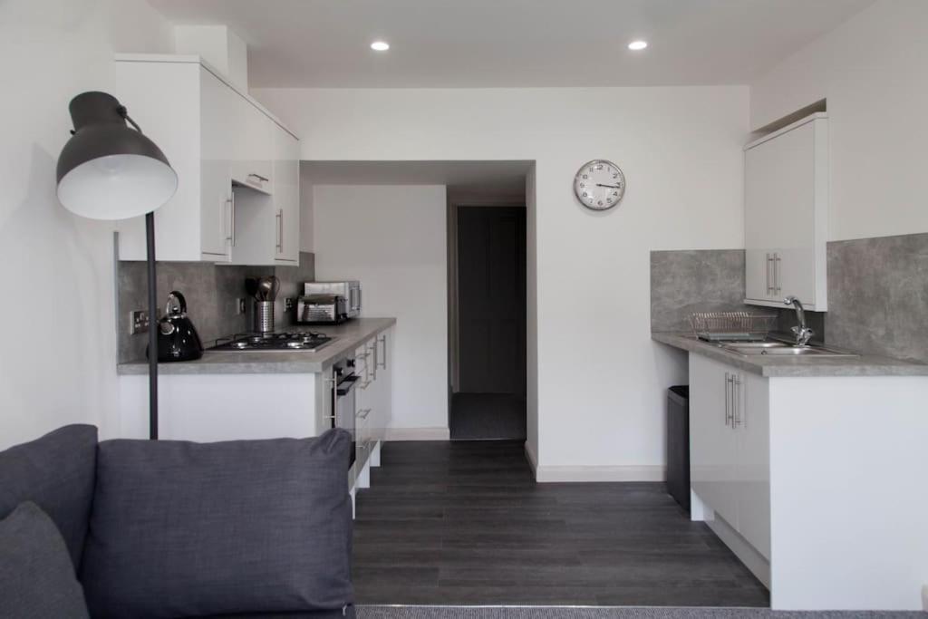 Stunning 2 Bed Apartment With Sea Views, Penzance Exteriör bild